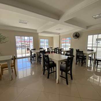 Apartamento em Praia Grande, bairro Guilhermina