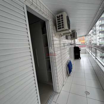 Apartamento em Praia Grande, bairro Guilhermina