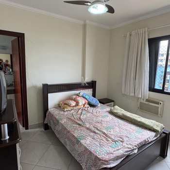 Apartamento em Praia Grande, bairro Guilhermina