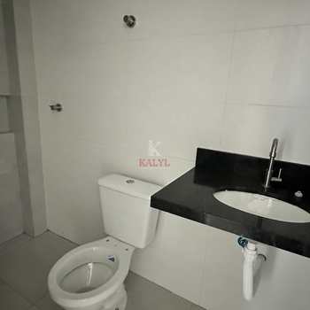 Apartamento em Praia Grande, bairro Guilhermina