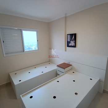 Apartamento em Praia Grande, bairro Guilhermina