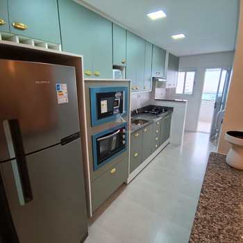 Apartamento em Praia Grande, bairro Guilhermina
