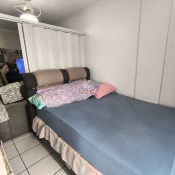 Kitnet em Praia Grande, bairro Guilhermina
