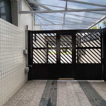 Kitnet em Praia Grande, bairro Guilhermina