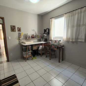 Apartamento em Praia Grande, bairro Vila Guilhermina