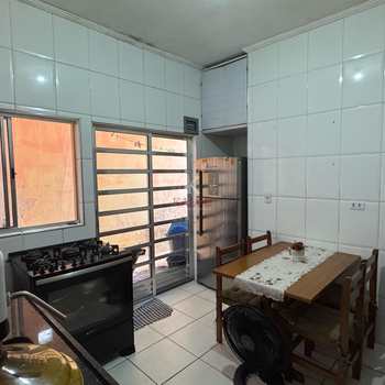 Casa em Praia Grande, bairro Tupi