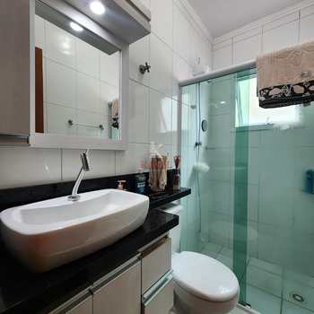 Apartamento em Praia Grande, bairro Guilhermina