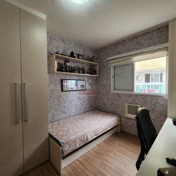 Apartamento em Praia Grande, bairro Guilhermina