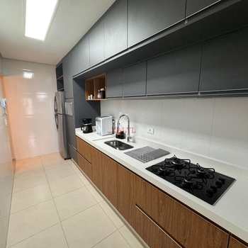 Apartamento em Praia Grande, bairro Boqueirão