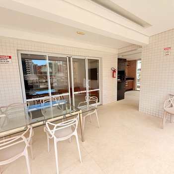Apartamento em Praia Grande, bairro Canto do Forte