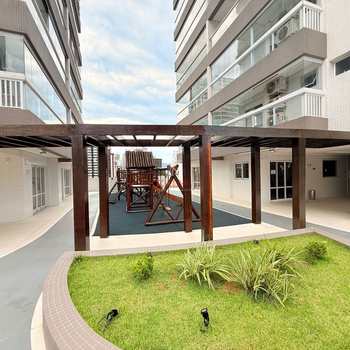 Apartamento em Praia Grande, bairro Canto do Forte