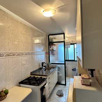 Apartamento em Praia Grande, bairro Guilhermina