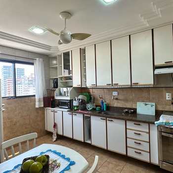 Apartamento em Praia Grande, bairro Guilhermina