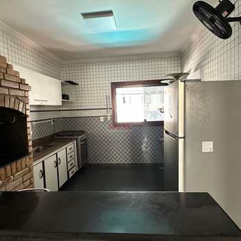 Apartamento em Praia Grande, bairro Guilhermina