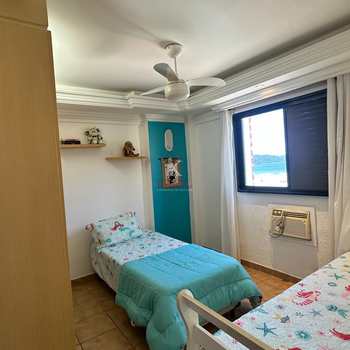Apartamento em Praia Grande, bairro Guilhermina