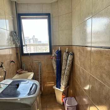 Apartamento em Praia Grande, bairro Guilhermina