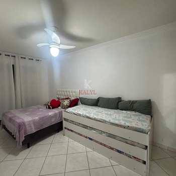 Apartamento em Praia Grande, bairro Guilhermina