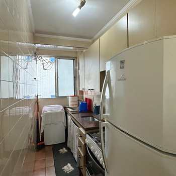 Apartamento em Praia Grande, bairro Guilhermina