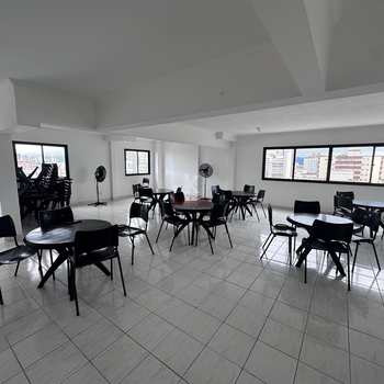 Apartamento em Praia Grande, bairro Guilhermina