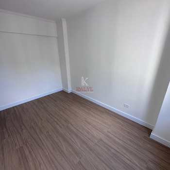 Apartamento em Praia Grande, bairro Guilhermina