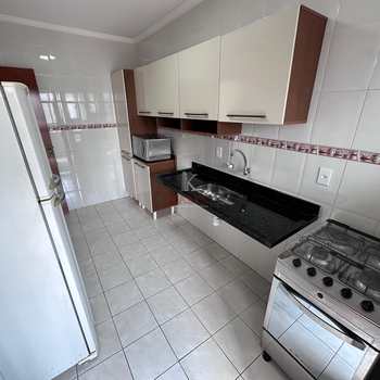 Apartamento em Praia Grande, bairro Guilhermina