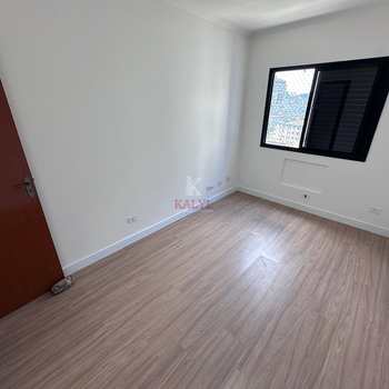 Apartamento em Praia Grande, bairro Guilhermina