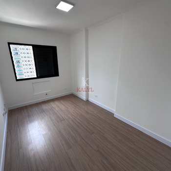 Apartamento em Praia Grande, bairro Guilhermina