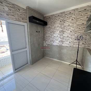 Apartamento em Praia Grande, bairro Guilhermina