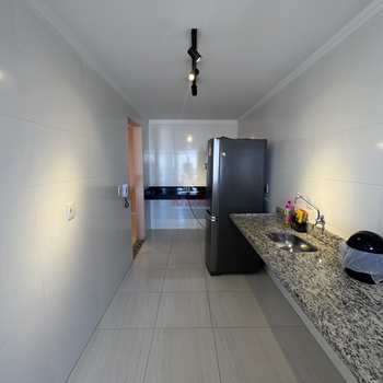Apartamento em Praia Grande, bairro Guilhermina