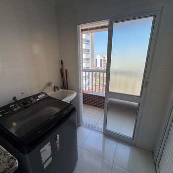 Apartamento em Praia Grande, bairro Guilhermina