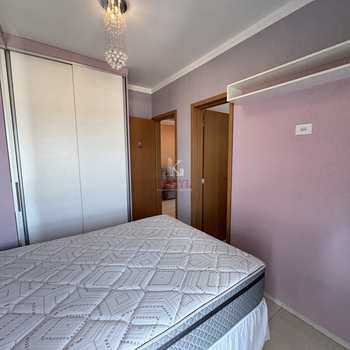 Apartamento em Praia Grande, bairro Guilhermina