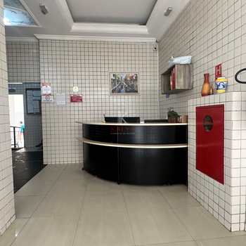 Apartamento em Praia Grande, bairro Guilhermina
