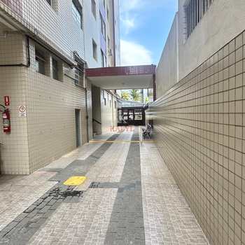 Apartamento em Praia Grande, bairro Guilhermina