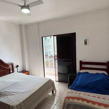 Apartamento em Praia Grande, bairro Guilhermina