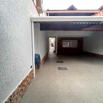 Casa em Praia Grande, bairro Tupi