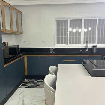 Casa em Praia Grande, bairro Tupi