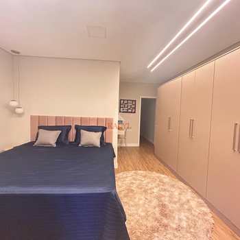 Casa em Praia Grande, bairro Tupi