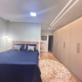 Casa em Praia Grande, bairro Tupi