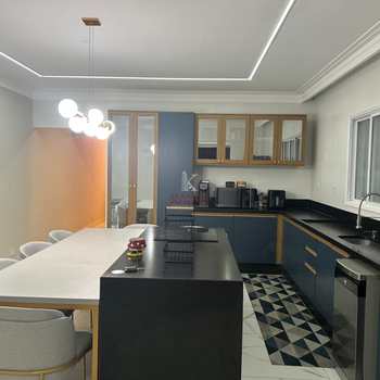 Casa em Praia Grande, bairro Tupi