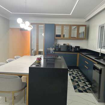 Casa em Praia Grande, bairro Tupi