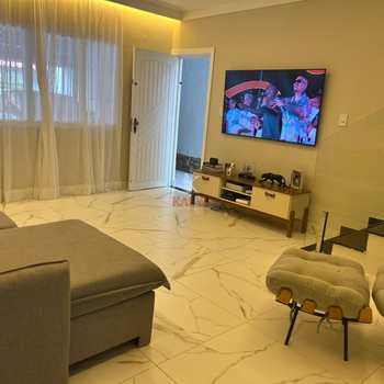 Casa em Praia Grande, bairro Tupi