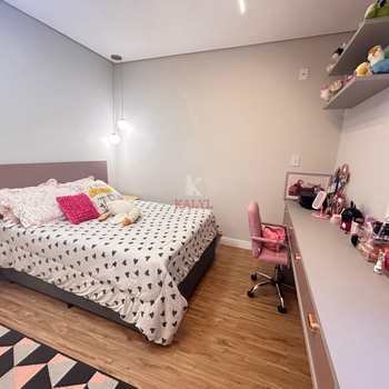Casa em Praia Grande, bairro Tupi