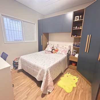 Casa em Praia Grande, bairro Tupi