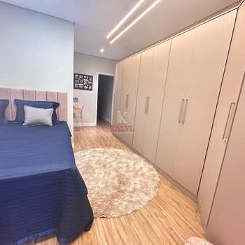 Casa em Praia Grande, bairro Tupi