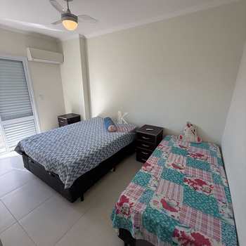 Apartamento em Praia Grande, bairro Guilhermina
