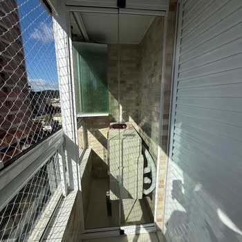 Apartamento em Praia Grande, bairro Guilhermina