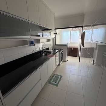 Apartamento em Praia Grande, bairro Guilhermina