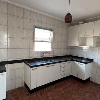 Apartamento em Praia Grande, bairro Boqueirão