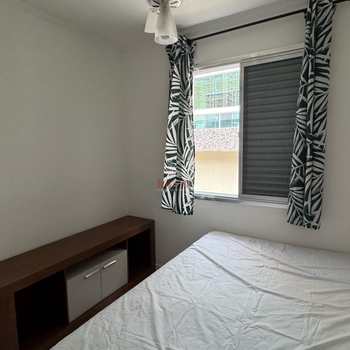 Apartamento em Praia Grande, bairro Canto do Forte