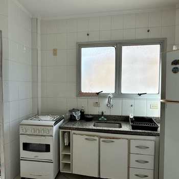 Apartamento em Praia Grande, bairro Guilhermina